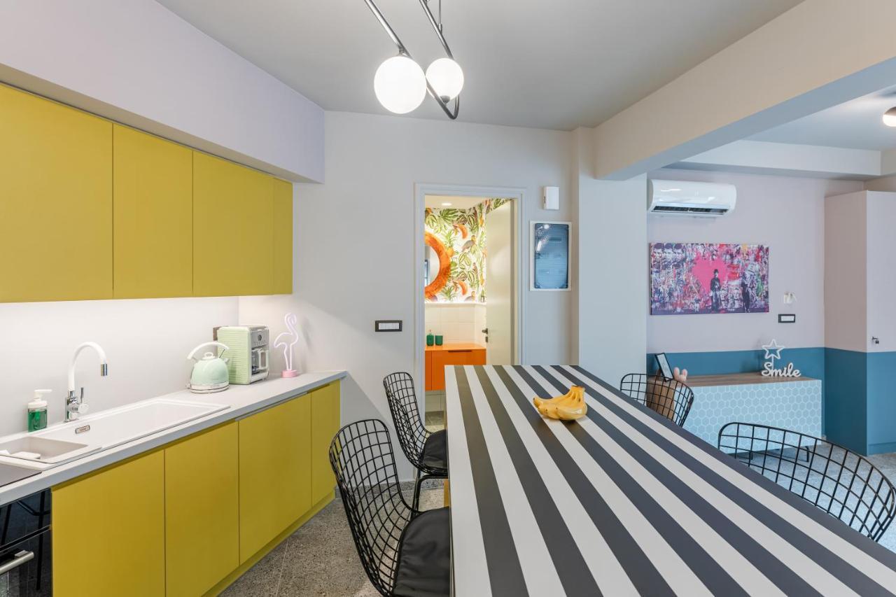 Pop Art Homm In Groovy Koukaki Apartment Atena Exterior foto