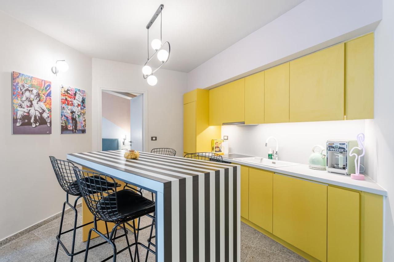 Pop Art Homm In Groovy Koukaki Apartment Atena Exterior foto