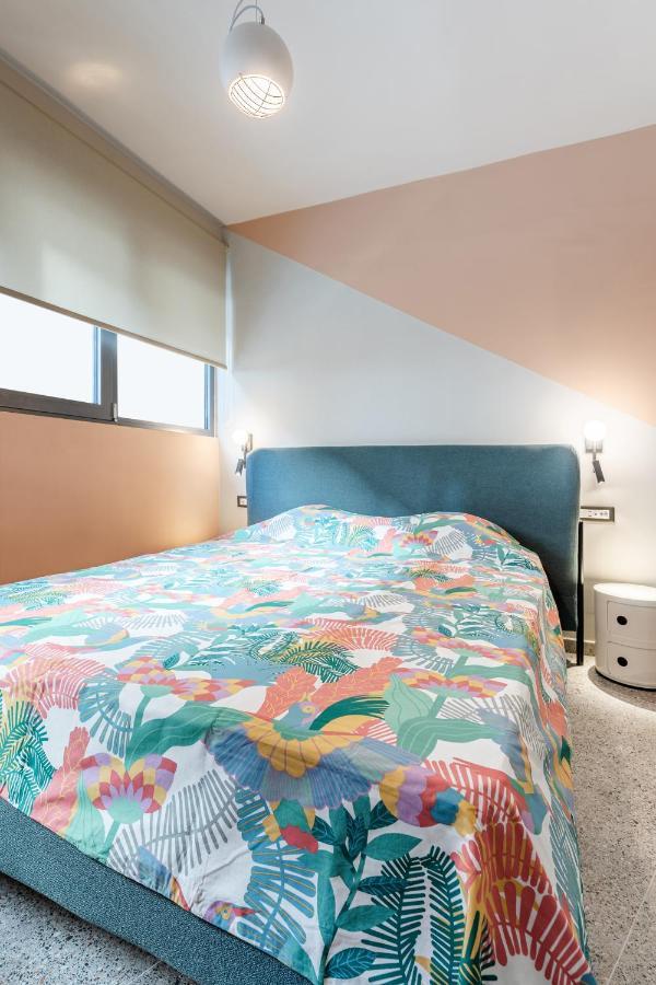 Pop Art Homm In Groovy Koukaki Apartment Atena Exterior foto
