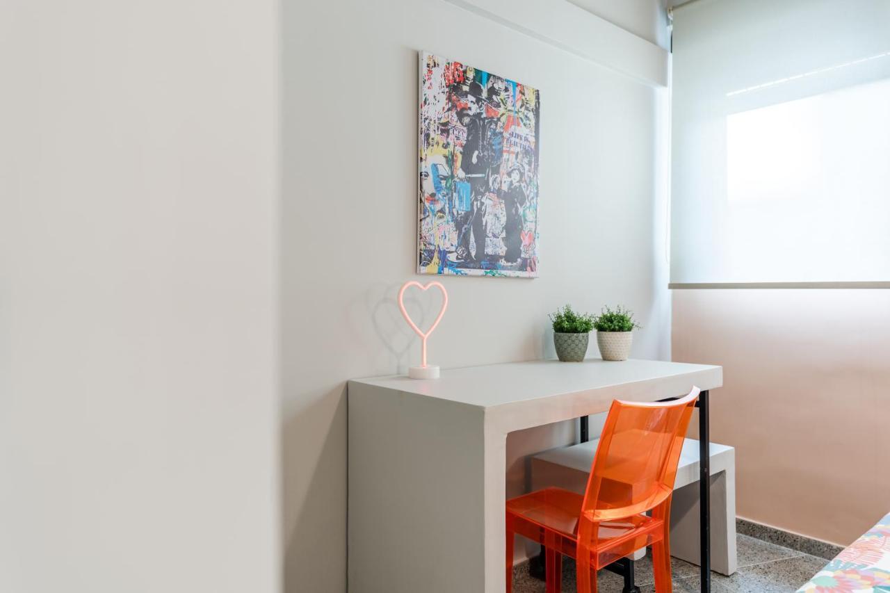 Pop Art Homm In Groovy Koukaki Apartment Atena Exterior foto